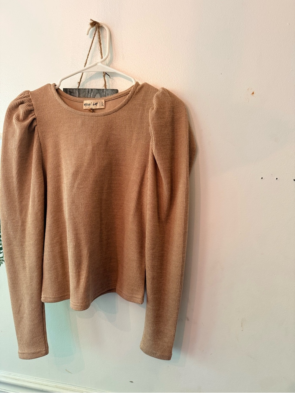 NWT Neutral Puff-Sleeve Ribbed Long-Sleeve Top by size small